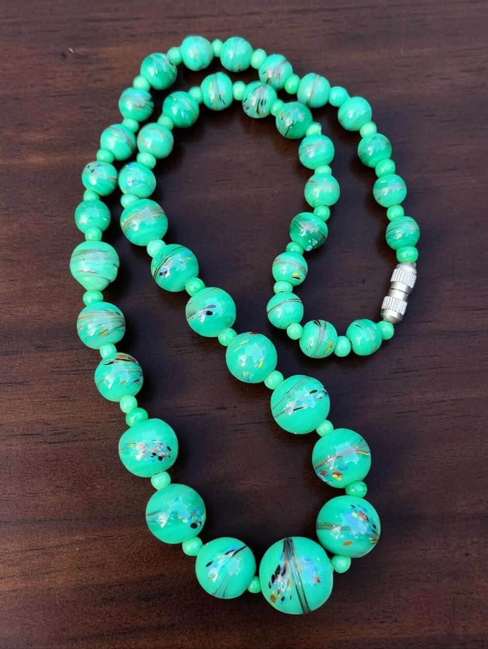 Vintage Art Deco Speckled Art Glass Graduated Necklace